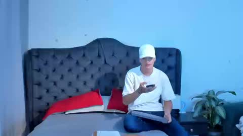 1Threestar online show from January 9, 1:36 pm