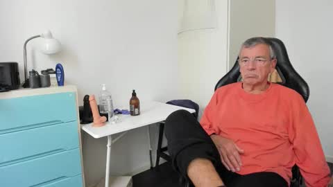 Henk online show from October 9, 1:31 pm