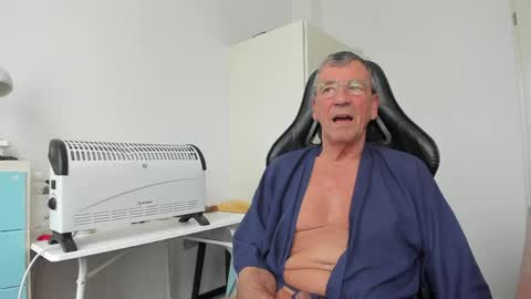 Henk online show from April 3, 1:42 pm