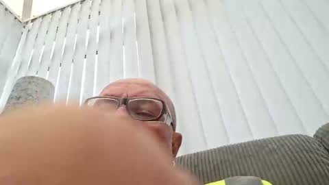 Snapshot of 211scudder chatting on October 14, 2:40 pm 211skoosh online show from October 14, 2:40 pm