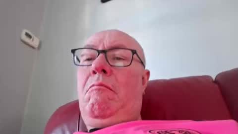 Snapshot of 211scudder chatting on November 22, 1:10 pm 211skoosh online show from November 22, 1:10 pm