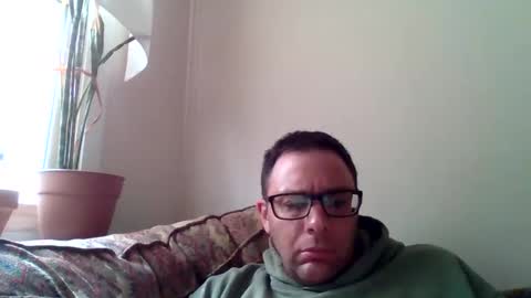 21piolts online show from April 12, 9:20 pm