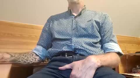 Snapshot of 22_acacia_avenue chatting on June 1, 7:04 pm 22_acacia_avenue online show from June 1, 7:04 pm