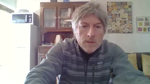 22esserre online show from January 3, 9:47 am