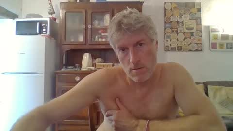 22esserre online show from September 12, 1:44 pm