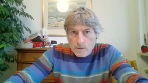 22esserre online show from November 16, 1:17 pm