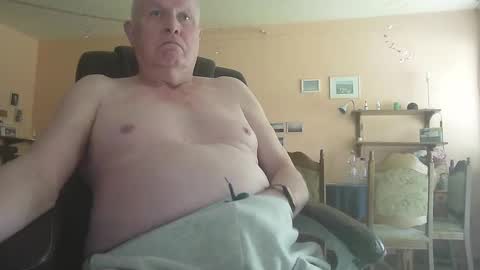 29famila online show from October 19, 11:44 am