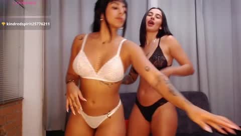 Snapshot of 2acidgirls chatting on January 31, 11:45 pm 2 ACIDGIRLS online show from January 31, 11:45 pm