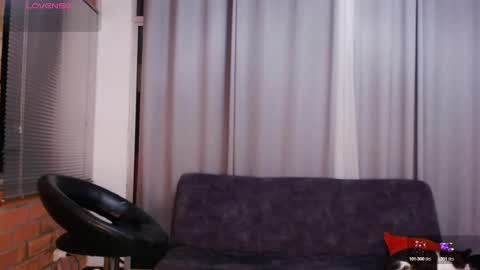 Snapshot of 2acidgirls chatting on February 9, 4:25 am 2 ACIDGIRLS online show from February 9, 4:25 am