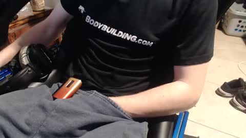 Snapshot of 2big2hype chatting on November 21, 2:43 am cheif online show from November 21, 2:43 am