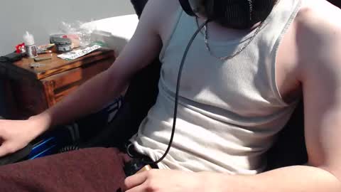 Snapshot of 2big2hype chatting on December 3, 2:52 am cheif online show from December 3, 2:52 am