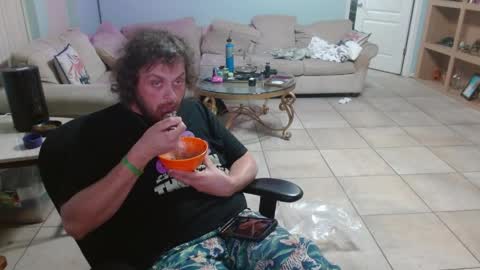 ThrillBilly online show from April 4, 11:46 pm