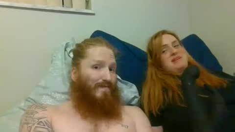 Snapshot of 2gingers0souls chatting on December 2, 3:47 am 2gingers0souls online show from December 2, 3:47 am