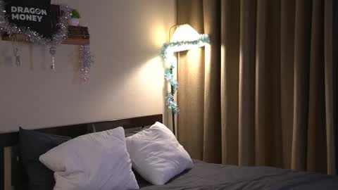 Elley  online show from December 17, 6:41 am