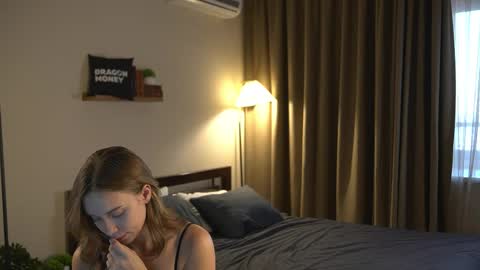 Elley  online show from February 18, 2:35 pm