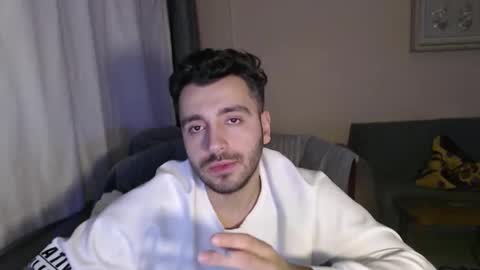 Snapshot of 2handsomeman chatting on November 5, 3:34 pm Berk online show from November 5, 3:34 pm