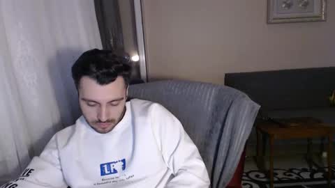 Snapshot of 2handsomeman chatting on November 18, 10:47 pm Berk online show from November 18, 10:47 pm