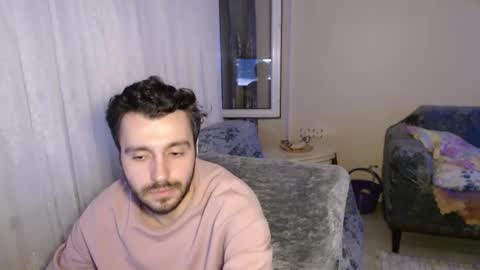Snapshot of 2handsomeman chatting on June 10, 9:46 pm Berk online show from June 10, 9:46 pm