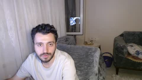 Snapshot of 2handsomeman chatting on June 11, 10:19 pm Berk online show from June 11, 10:19 pm
