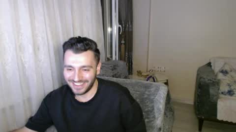 Snapshot of 2handsomeman chatting on June 19, 10:46 pm Berk online show from June 19, 10:46 pm