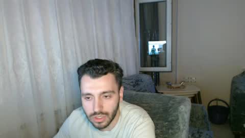 Snapshot of 2handsomeman chatting on June 25, 10:03 pm Berk online show from June 25, 10:03 pm