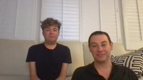Roommates online show from April 25, 6:49 am