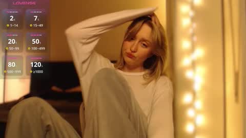 Snapshot of 2kepler22b chatting on February 9, 9:19 pm . online show from February 9, 9:19 pm