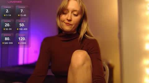 Snapshot of 2kepler22b chatting on February 10, 9:41 pm . online show from February 10, 9:41 pm