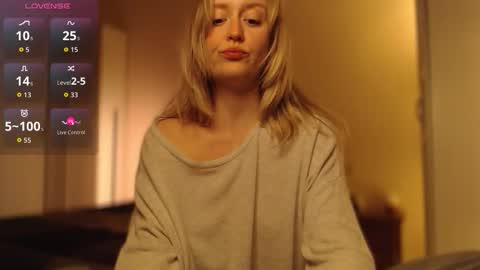 Snapshot of 2kepler22b chatting on February 16, 10:06 pm . online show from February 16, 10:06 pm