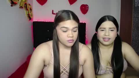 2moons_full_of_love online show from February 15, 5:26 am