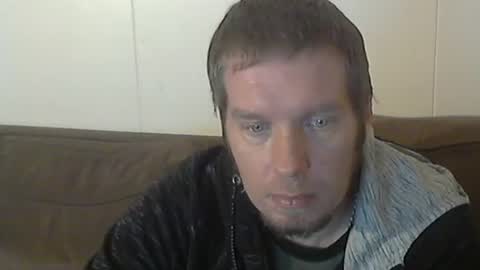 2small4you83 online show from January 19, 12:49 am