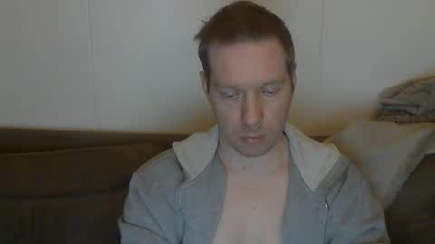 2small4you83 online show from March 8, 10:35 pm