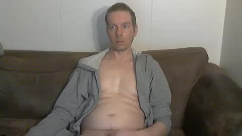 2small4you83 online show from March 9, 10:58 pm