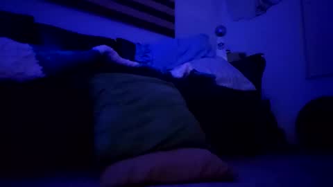 Snapshot of 2stroke82 chatting on October 16, 8:37 am 2stroke82 online show from October 16, 8:37 am