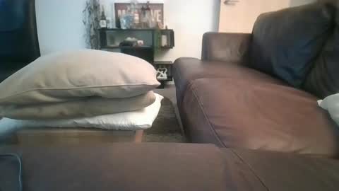 Snapshot of 33uk3 chatting on March 3, 8:38 am 33UK online show from March 3, 8:38 am