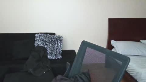 Snapshot of 3badweed3 chatting on February 3, 10:32 pm Sam online show from February 3, 10:32 pm