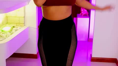 independent model online show from January 16, 12:31 pm