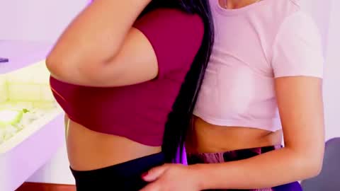 independent model online show from January 16, 3:35 pm