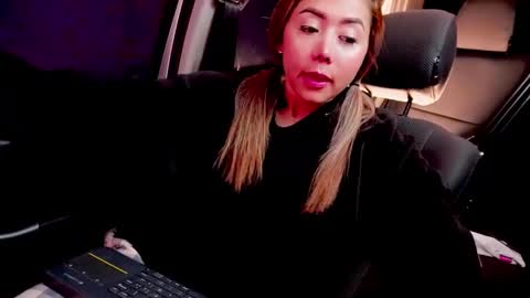 independent model online show from October 15, 11:21 am