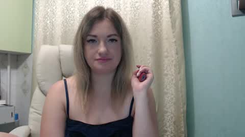 Snapshot of 3sweetcandy3 chatting on October 16, 10:55 pm 3sweetcandy3 online show from October 16, 10:55 pm
