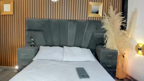 3X NAXAA online show from February 6, 1:14 pm