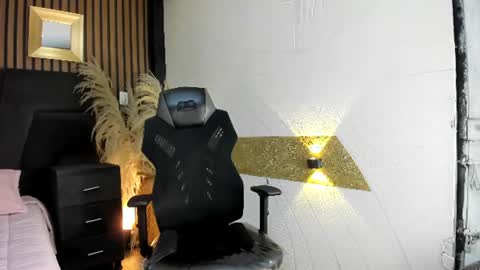 3X NAXAA online show from June 9, 1:34 pm