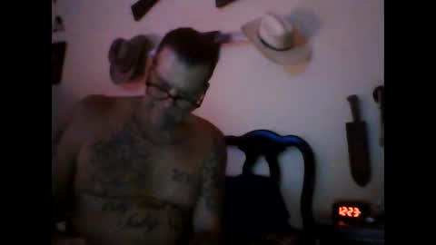 Snapshot of 420hard chatting on March 15, 5:24 am 420hardcock online show from March 15, 5:24 am