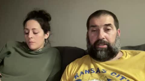 Snapshot of 420kc_couple chatting on October 17, 1:31 am KC420Couple online show from October 17, 1:31 am