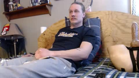 Snapshot of 420st chatting on March 8, 7:42 pm font size 3 FUN WITH DICK AND MARY JANEfont online show from March 8, 7:42 pm