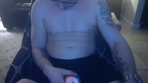 Snapshot of 42o_blah chatting on December 17, 1:07 am 42o_blah online show from December 17, 1:07 am