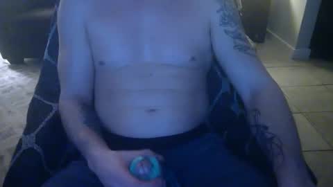 Snapshot of 42o_blah chatting on January 3, 2:10 am 42o_blah online show from January 3, 2:10 am