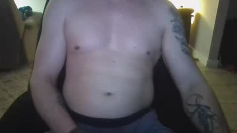 Snapshot of 42o_blah chatting on April 7, 12:00 am 42o_blah online show from April 7, 12:00 am