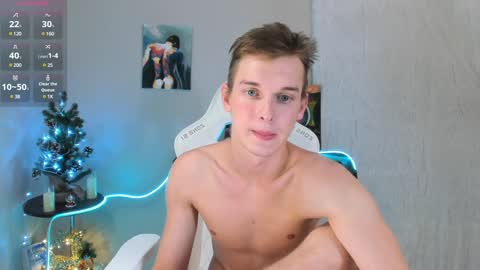 Snapshot of 4ever_dude chatting on December 25, 9:24 am Andrew online show from December 25, 9:24 am