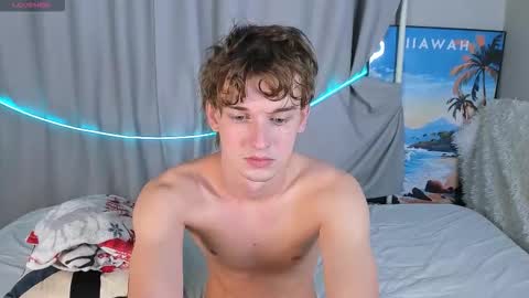 Snapshot of 4ever_dude chatting on September 24, 6:17 am Andrew online show from September 24, 6:17 am